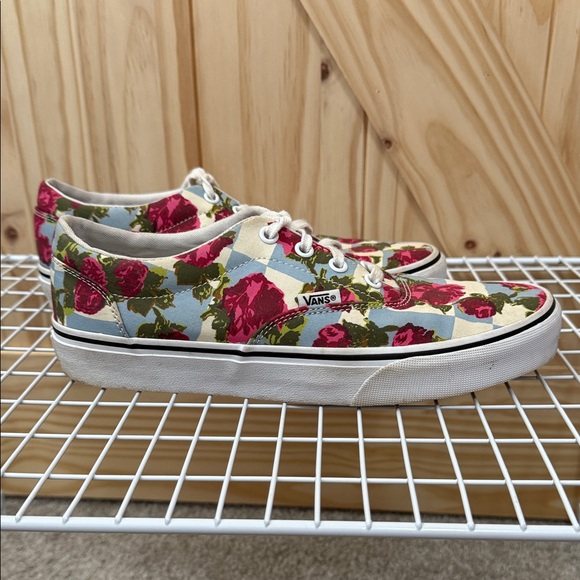 Vans Women's Rose Print Canvas Sneakers - fuchsia and Cream - Picture 1 of 6
